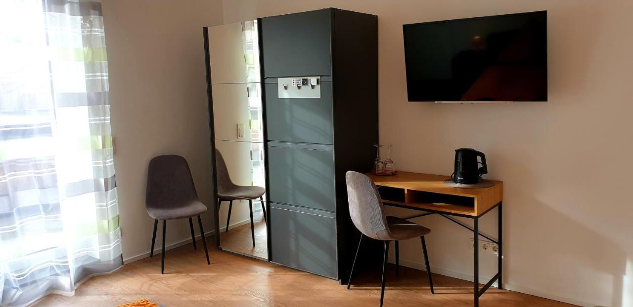 Weingut U. Gaestehaus Becker Platten Exteriör bild