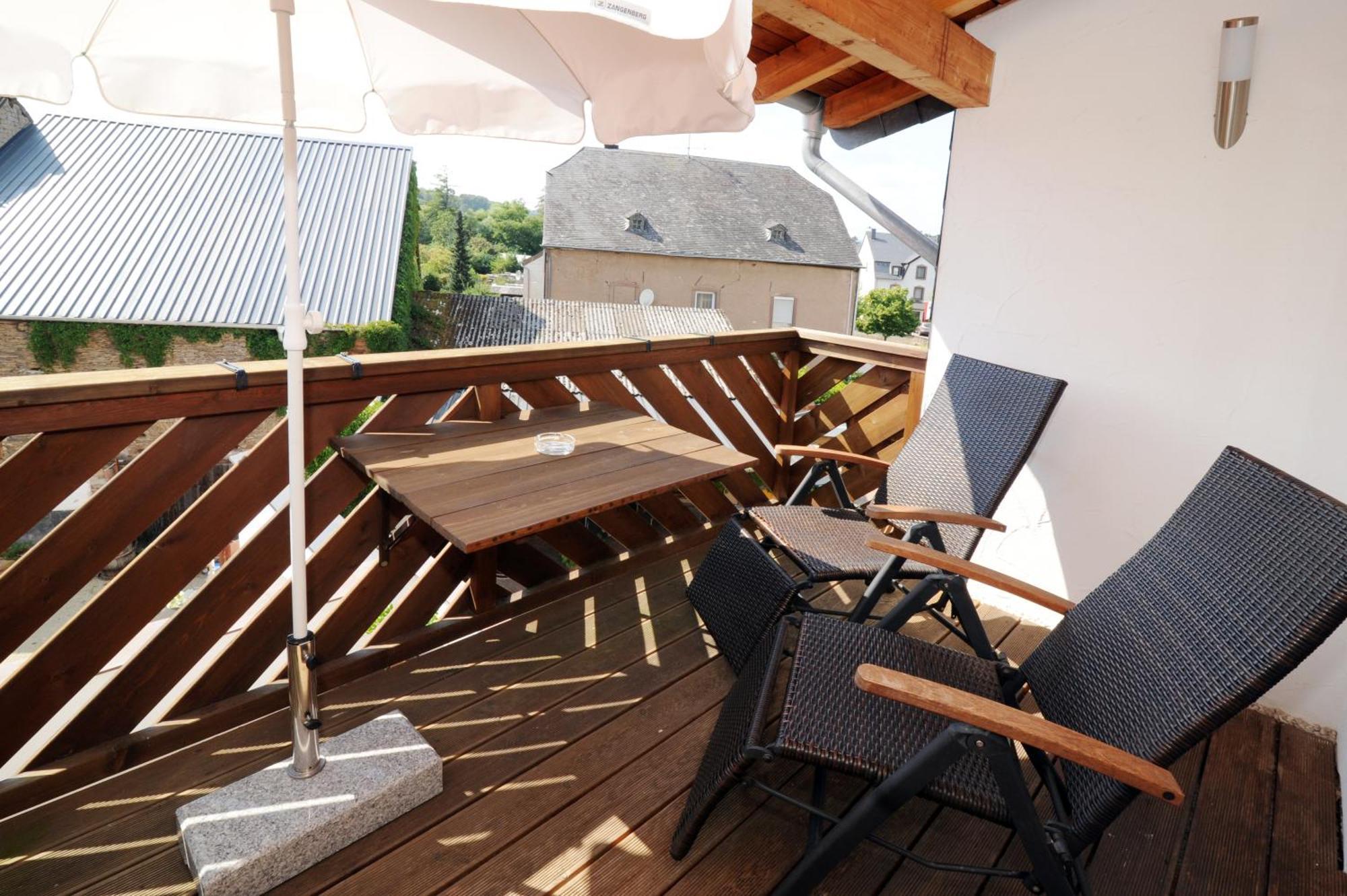 Weingut U. Gaestehaus Becker Platten Exteriör bild